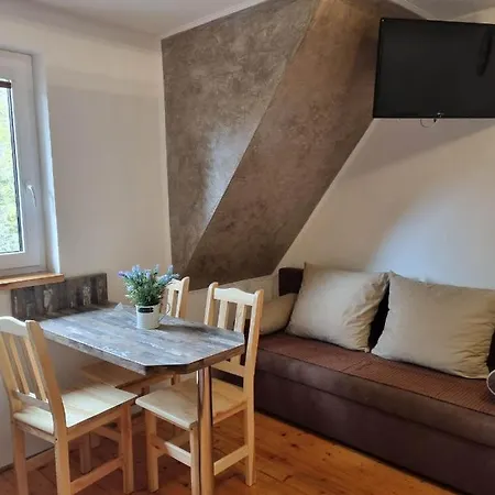 Lieskovec - V Lese Blizko Zubacky