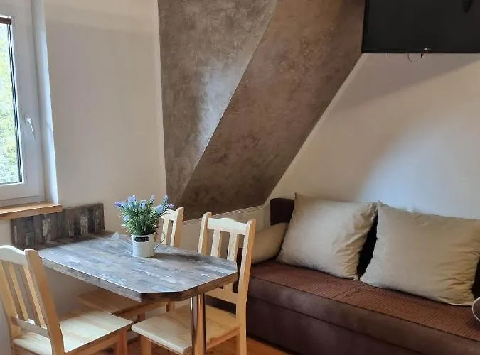 Lieskovec - V Lese Blizko Zubacky