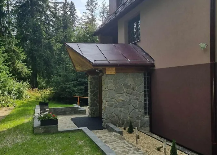 Lieskovec - V Lese Blizko Zubacky アパート *