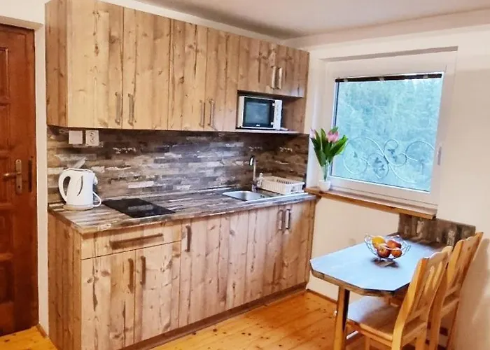 Lieskovec - V Lese Blizko Zubacky アパート タトランスカー・シュトゥルバ