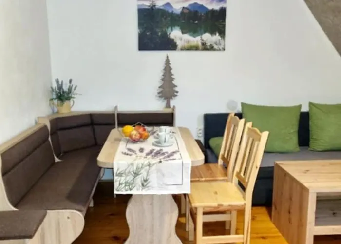 Lieskovec - V Lese Blizko Zubacky アパート